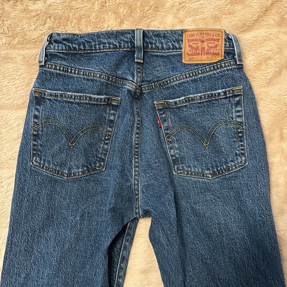 🤍 LEVI’S jeans 🤍 - Picture 2 of 6